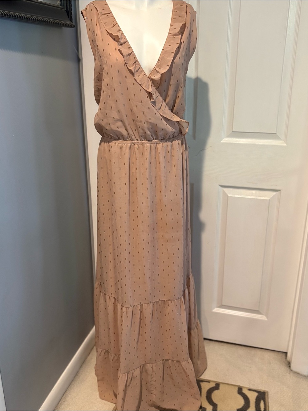 Express Women's Blush/Beige Gold Dot Maxi Dress with Ruffle V-Neck S/XL